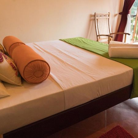 קנדי Aronka Homestay מראה חיצוני תמונה