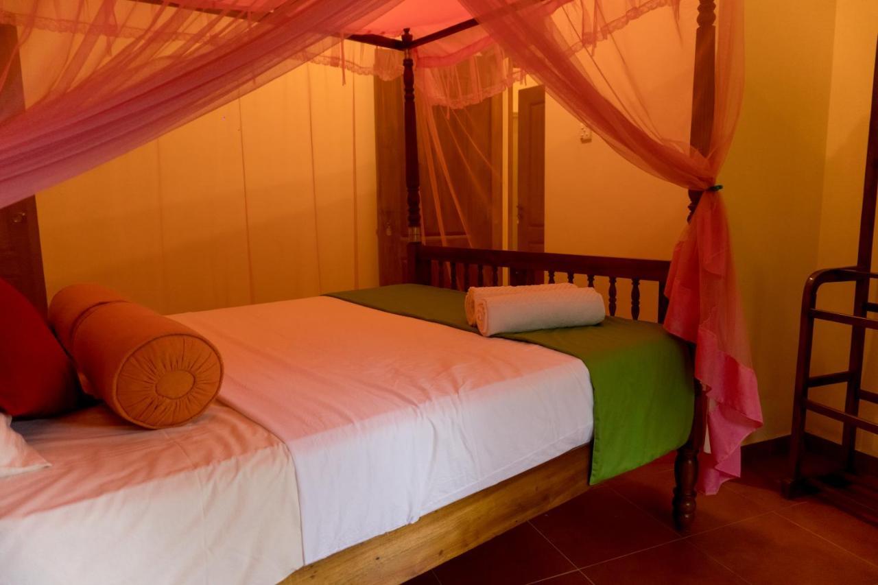 קנדי Aronka Homestay מראה חיצוני תמונה