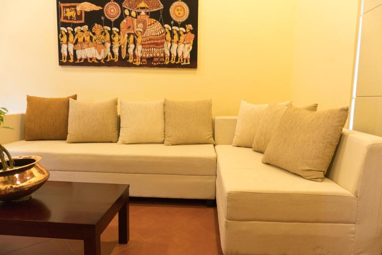 קנדי Aronka Homestay מראה חיצוני תמונה