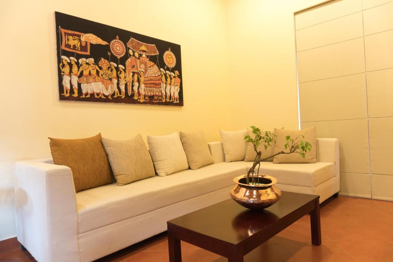 קנדי Aronka Homestay מראה חיצוני תמונה